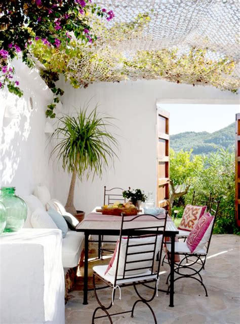 22 Artistic Mediterranean Outdoor Living Areas House