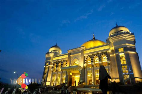 9 Masjid Yang Menjadi Destinasi Wisata Religi Di Bandung Your Bandung