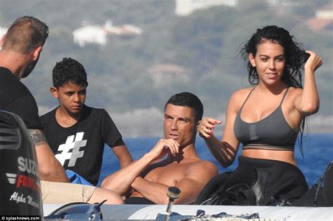 Georgina rodriguez complete bio & career. Cristiano Ronaldo's girlfriend Georgina Rodriguez shows ...