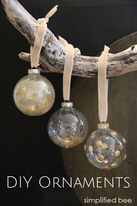 If you are into traditions, glitter and making homemade holiday ornaments then this is the project for you! Easy DIY Christmas Ornaments