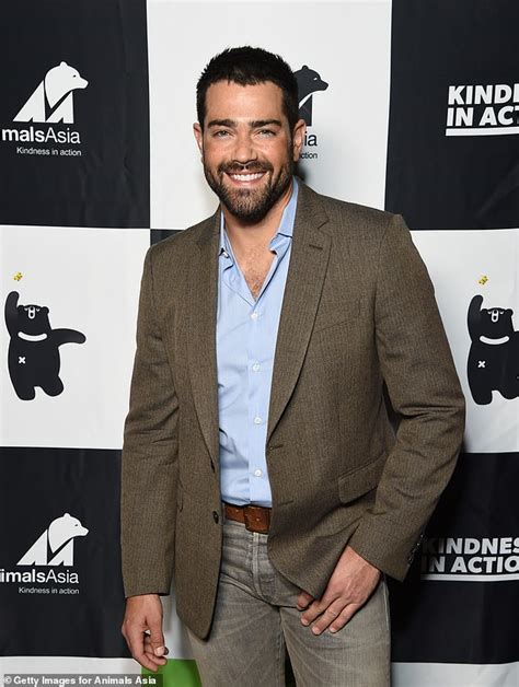 Jesse Metcalfe Opens Up About The Pressure To Stay Fit On Desperate