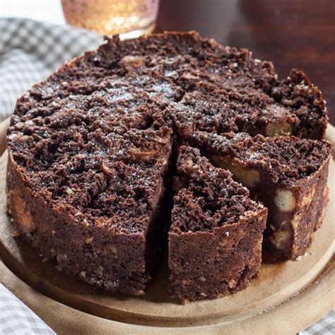 9 Recipes To Use Leftover Bread Crusts | https://theflexitarian.co.uk in 2020 | Breakfast cake ...