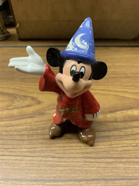 Magician Sorcerer Mickey Mouse Walt Disney Ceramic Wizard Figurine B21