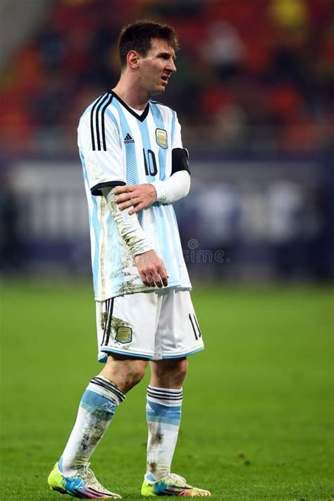 Messi Steunt Gouden Bal Redactionele Stock Afbeelding Image Of Club
