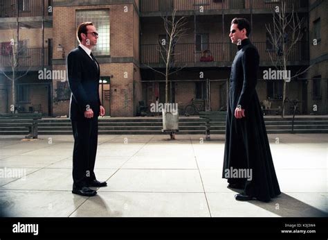 The Matrix Reloaded Hugo Tejiendo Como Agente Smith Keanu Reeves Como