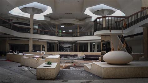 The Abandoned Rolling Acres Mall In Akron Ohio At The Time Of