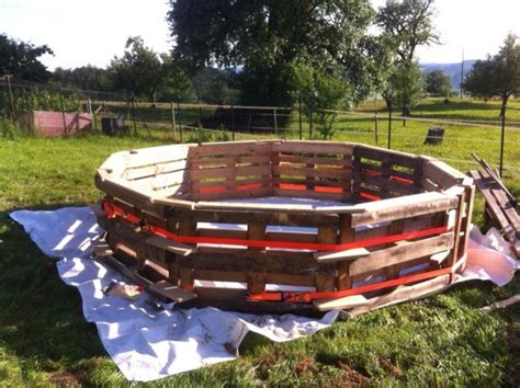 How To Build Your Own Swimming Pool Out Of Pallets 6 Pics