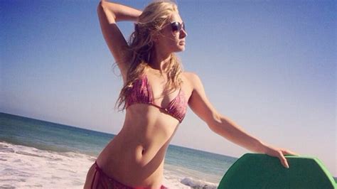 Paris Hilton Jeg Kjenner Forskjellen Når Jeg Har På Meg Bikini