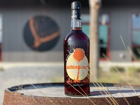 Firefly Distillery Releases Limited Edition Throwback Peach Sweet Tea Vodka Bevnet Com