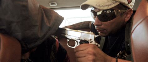 Review In ‘cartel Land Documentary Vigilantes Wage Drug Wars The