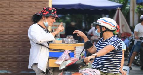 Maybe you would like to learn more about one of these? The Belarusian who sells cakes on Saigon sidewalk: "I ...
