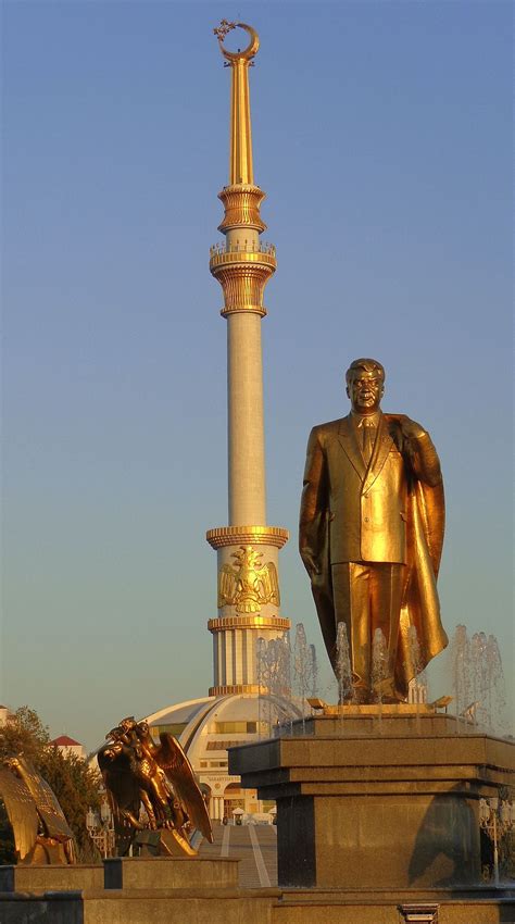 Independence Monument And Gold Statue Of Founding President Saparmurat