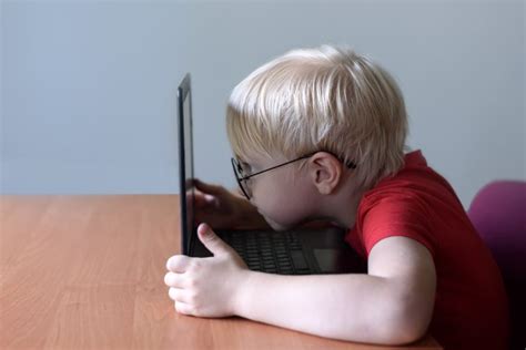 3 Most Negative Effects Of The Internet On Your Baby Child Cyberpurify
