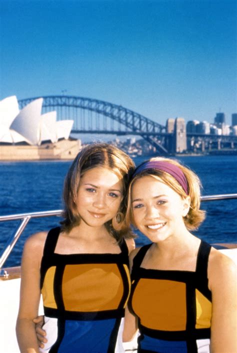 Mary Kate And Ashley Olsens Best Throwback Beauty Looks Teen Vogue