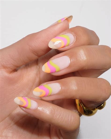How To Do Squiggly Nail Art Best Fashionable Items