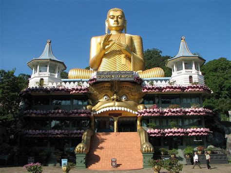 Golden Temple Buddha Statue Dambulla Sri Lanka Golden Buddha Statue