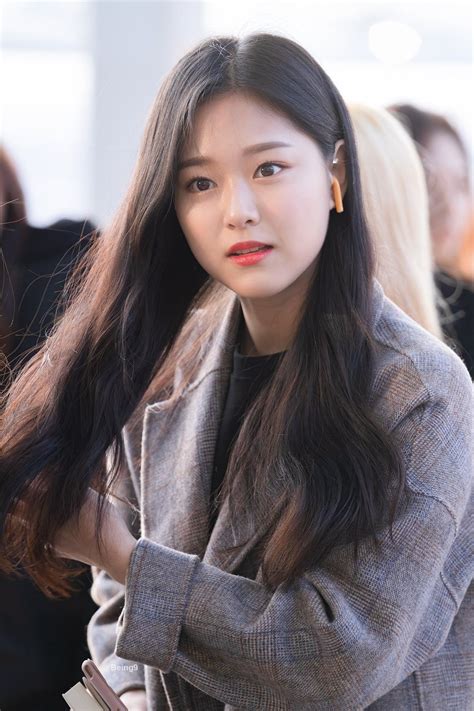 Loona Hyunjin 191124 Incheon Airport To Vietnam For Aaa 2019 Girl