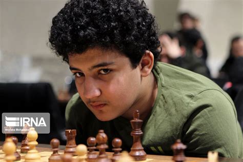 نابغه ۱۳ ساله شطرنج ایران، کم‌حرف اما قدرتمند در مسابقه ایرنا
