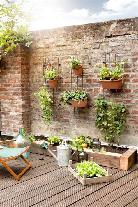 Sind die horizontalen grenzen eng gesteckt, ist aber meistens nach oben noch luft. Vertikaler Garten » Tolle DIY-Ideen für den Balkon | OTTO ...