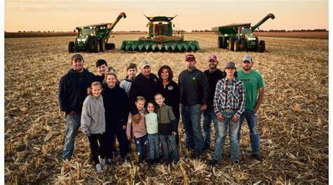 Illinois Farm Families To Be Featured In Super Bowl Lviii Commercial