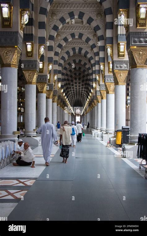 Interior Design Of Masjid Nabawi Prophets Mosque Muslim Pilgrims In