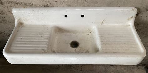 Vintage 1930s Farmhouse Farm Sink Porcelain Over Cast Iron Sanitary