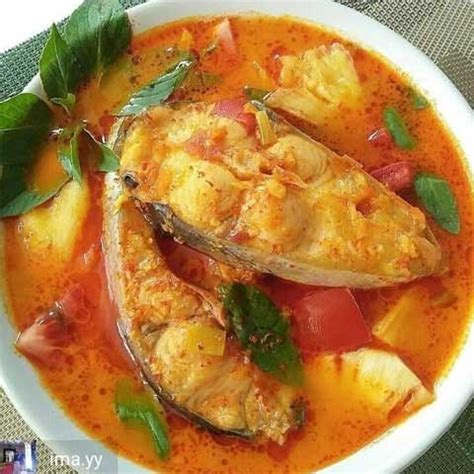 Daging ikannya lembut gurih, sedap dihirup hangat. Resep Pindang Patin khas Palembang Enak dan Super Gurih
