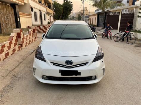 Car junction offer this and other top quality new and used. Toyota Prius Alpha S Touring 2014 for sale in Karachi | PakWheels