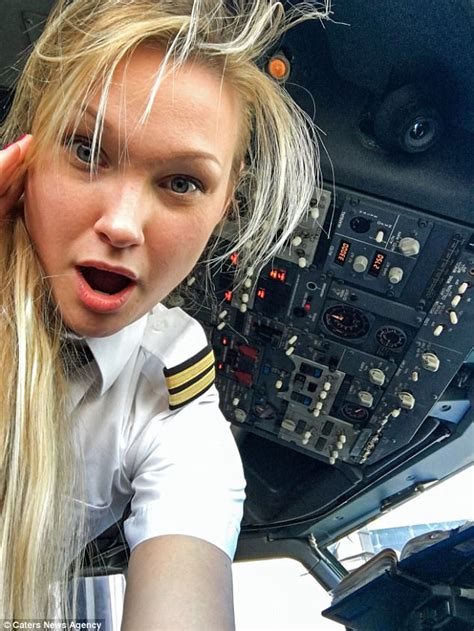 Ryanair Pilot Flaunts Her Enviable Lifestyle Daily Mail Online