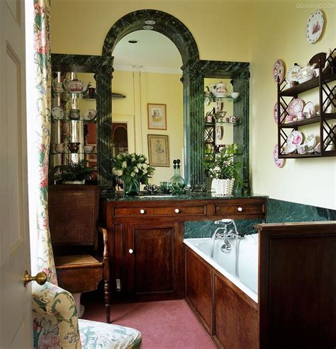 Nice meals for a decent price. Old fashioned bathroom | Decor design, Redecorating ...