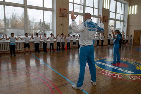Иван Дычко провел урок физкультуры в школе-лицее №1 Костаная - КН
