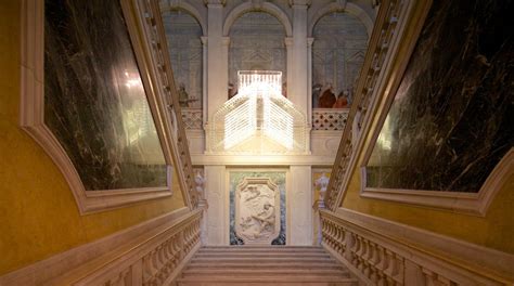 Palazzo Grassi A Centro Di Venezia Tour E Visite Guidate Expediait