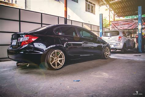 As we just recently bought a civic 9th gen (2013) shape and could not find its fan club on pakwheels. 9th Gen Civics | Carros