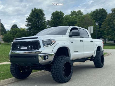 Lifted Toyota Tundra