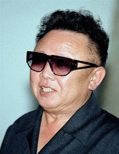 Kim Jong Il Ese Coreano Del Peinado Con Alerta