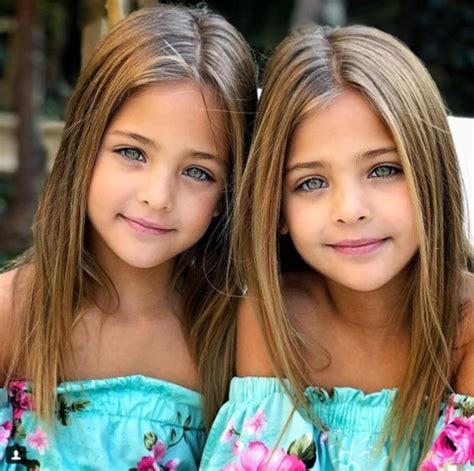 전 세계서 가장 예쁜 소녀들 美 7살 쌍둥이 자매 화제 파이낸셜뉴스