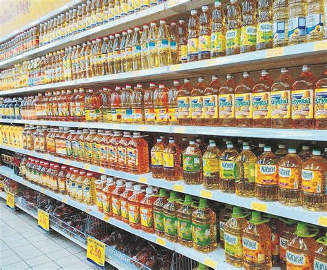 Bungkusan mencurigakan hanya mengandungi botol minyak masak. Pabila Penaku Menari: Minyak masak botol pula licin