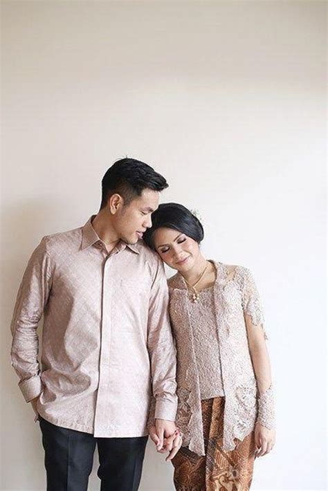 Jual baju couple muslim keluarga besar buat kondangan online. Baju Couple Kondangan Kekinian : Jual Sarimbit Batik ...