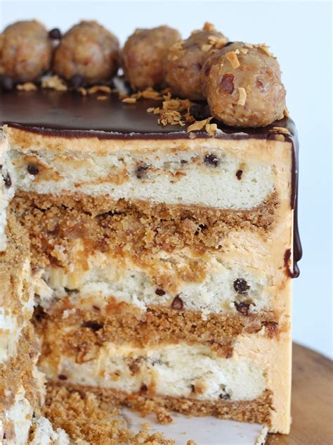 5 Cakes With A Delicious Graham Cracker Cake Layer Cake By Courtney