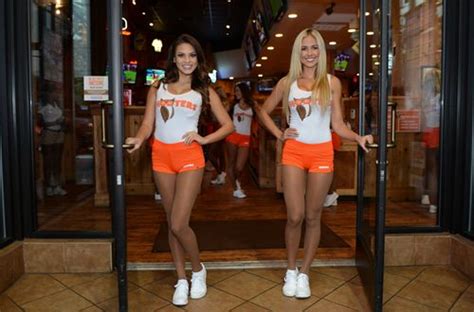 Hooters Readies For Five New Restaurants In South Florida Restaurant Magazine