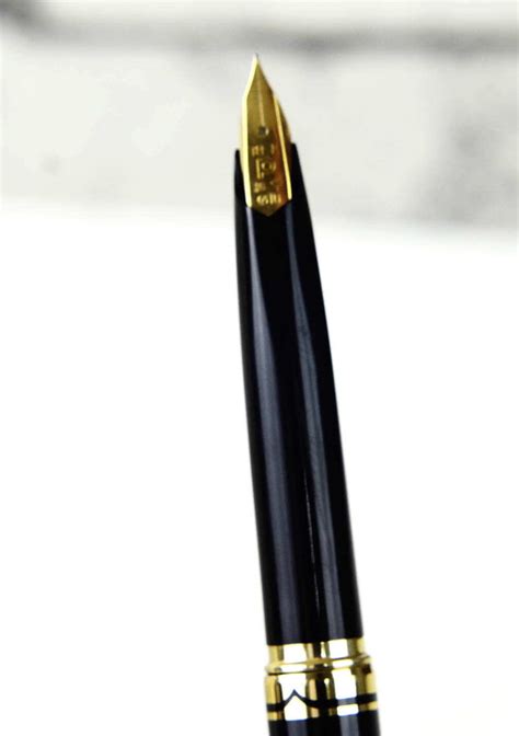 We love to bring various japan limited fountain pen collection to you at great prices with personal services. Buy Platinum japan made Pocket fountain pen 18K solid gold F nib online
