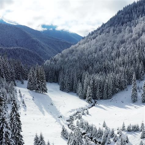 Peisaje De Iarnă Din Munții Făgăraș Filmare Aeriană 4k
