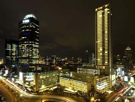 The ± 250,000 m2 (6,900,000 sq ft) complex consists of a huge shopping mall. Inilah Daftar Mal Tutup dan Jam Operasional di Jakarta ...