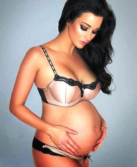 Glamour Model Sophia Cahill Pregnant And Nude Female Gates