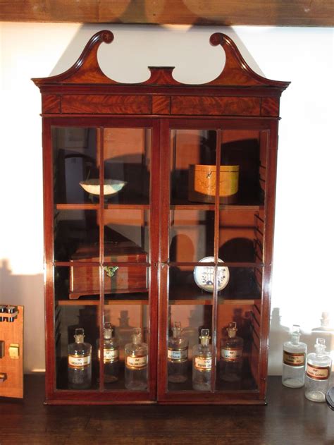 George Iii Mahogany Hanging Display Cabinet Circa 1775 729801