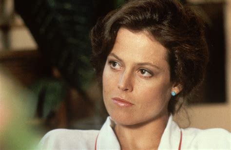 Sigourney Weaver Bio Wiki Age Height Young Movies And Tv Shows