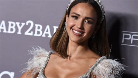 Jessica Albas Daughter Honor Moms Lookalike In Thanksgiving Photo