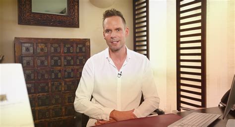 Mehr zu methoden, kosten und preise. Wie dicht wachsen die neuen Haare nach einer DHI ...