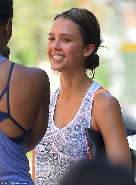 Jessica Alba Shows Off A Natural And Makeup Free Look After Her Morning