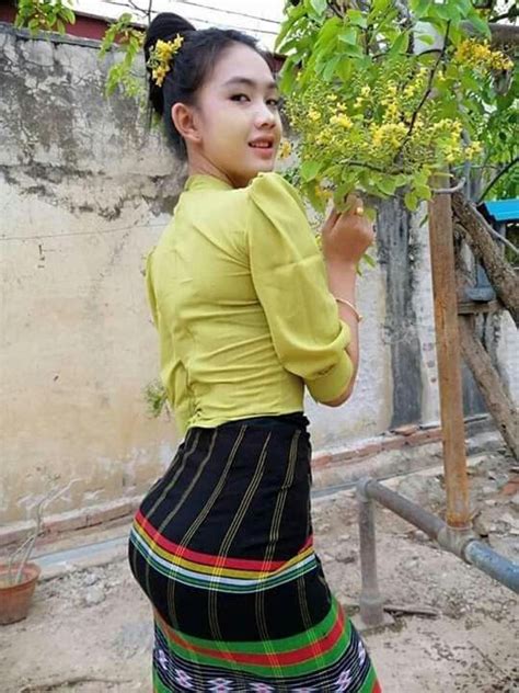 Pin On Myanmar Traditional Dress ผ้าถุง Burmese